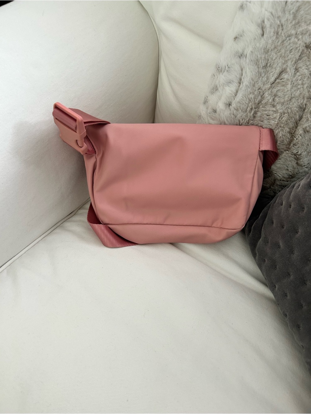 lululemon athletica Festival Bag 3L - Picture 2 of 13